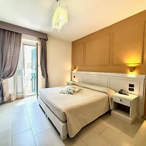 albanuova.taorminaitalyhotels.com/