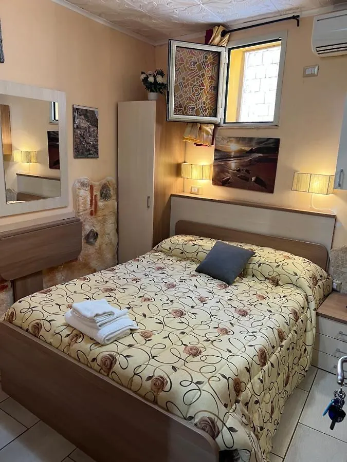 Golden Dreams B&B Реджо-ди-Калабрия 0*,