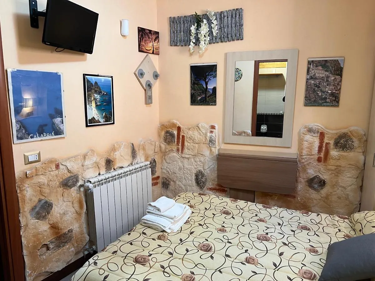 Golden Dreams B&B Реджо-ди-Калабрия 0*,